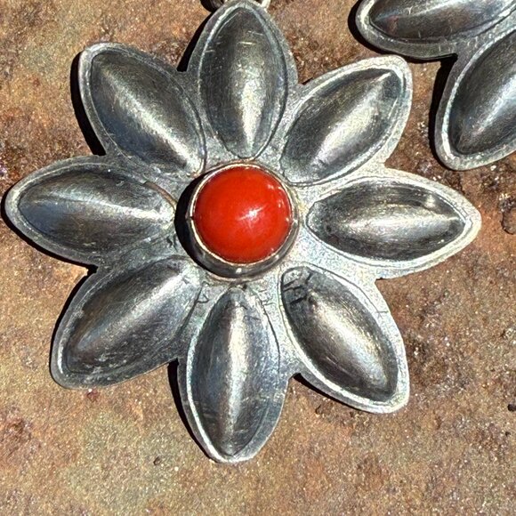 Navajo Sterling Silver & Coral Daisy Pierced Earrings Signed - Picture 5 of 6
